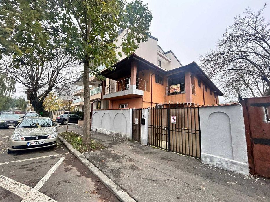 Vand casa Sector 1
