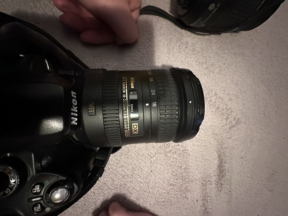 Vand aparat foto nikon d60 obiective 18-200mm vr 18-55mm vr