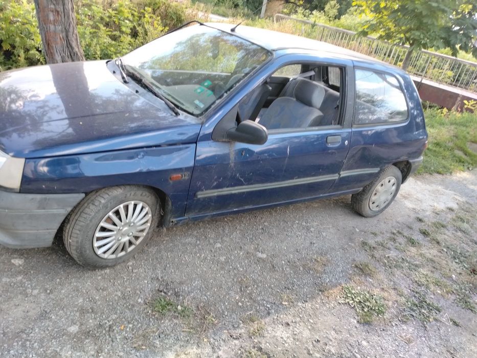 Renault Clio на части
