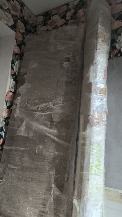 Продам новые 2 двЕри в упаковке