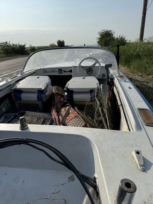 Barca cu motor de vanzare