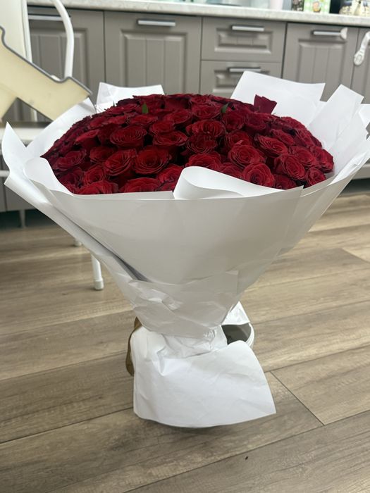 гигант шар и 101роза метровые