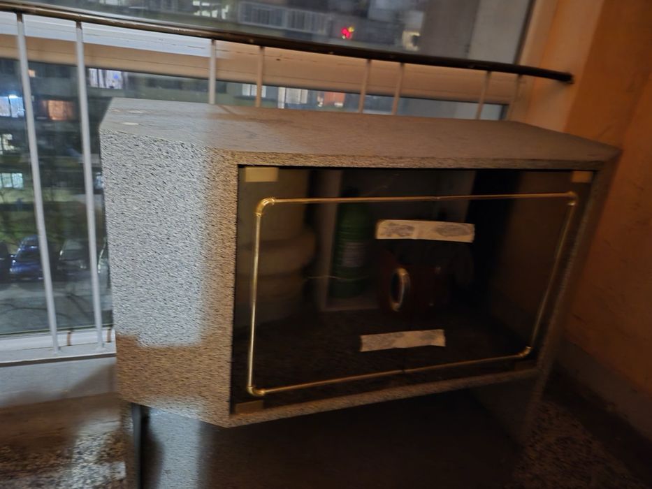 секция със стъклени вратички