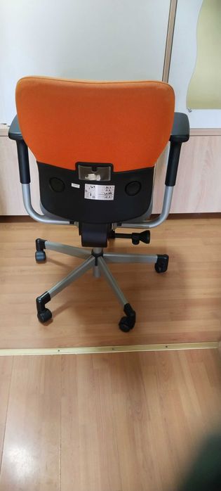 Vând scaun de birou