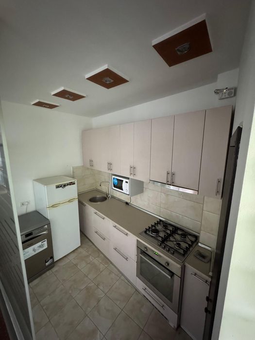 Inchiriez apartament zona BUCUR OBOR