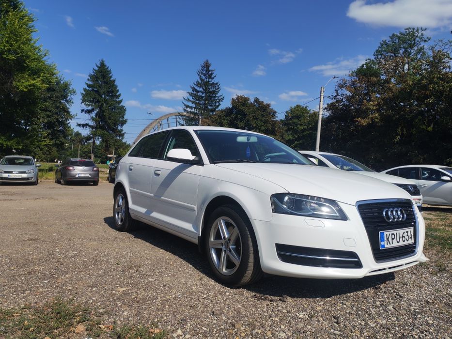 Vând Audi A3 - 2012