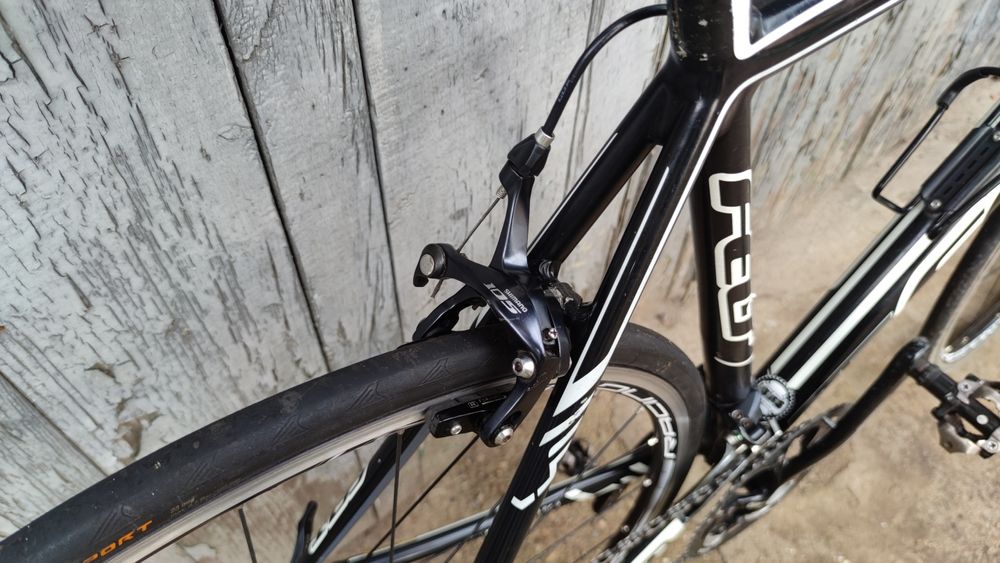 Шосеен велосипед Felt f75