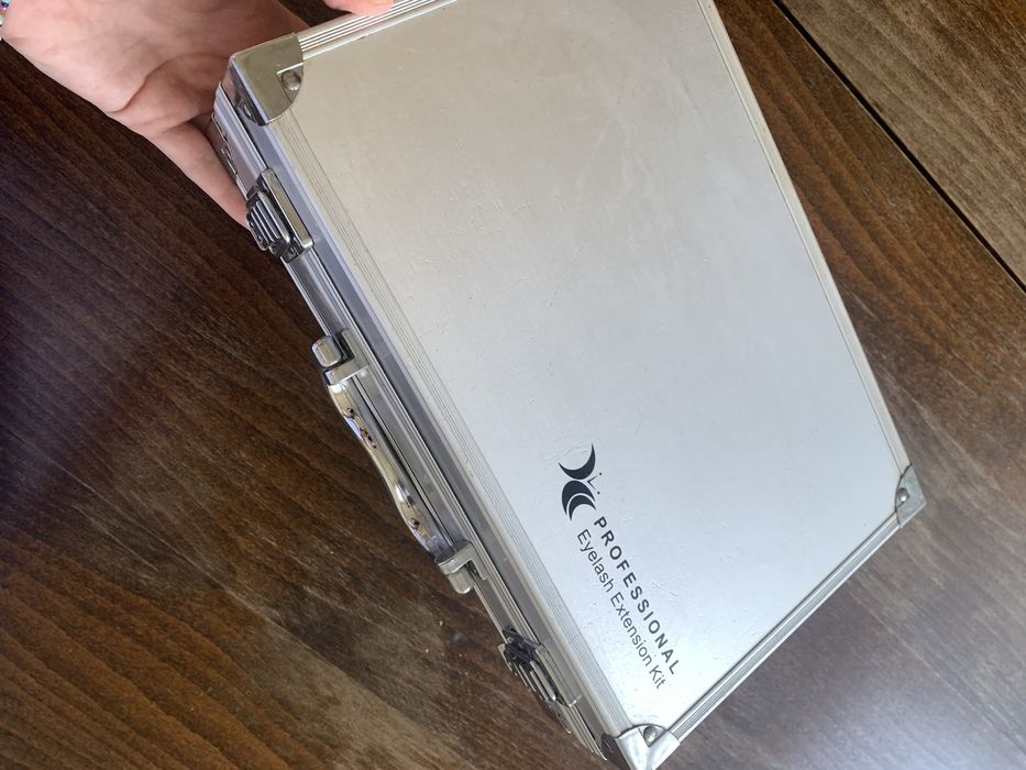 Комплект за поставяне на мигли