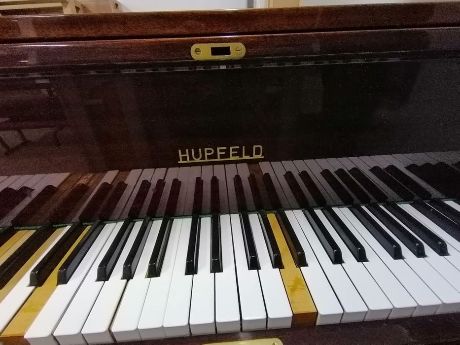 Рояль кабинетный