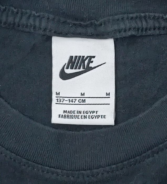 Nike Sportswear Repeat Tee оригинална тениска ръст 137-147см Найк