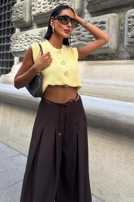 Дамски широк панталон с висока талия – елегантен модел