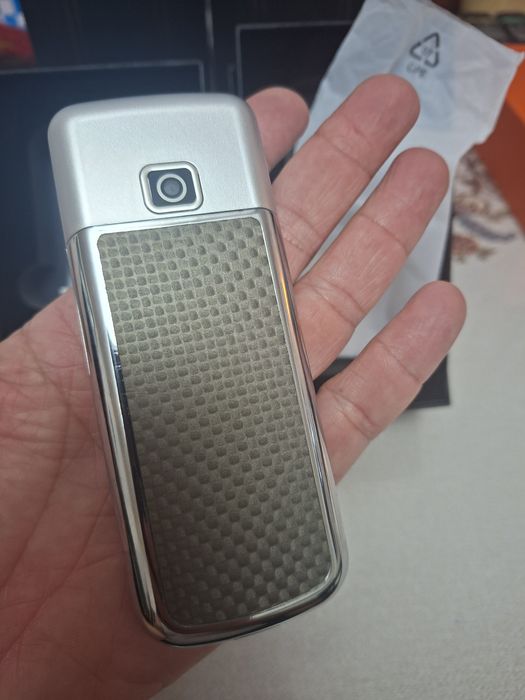 Mutlaqo yengi Nokia 8800A