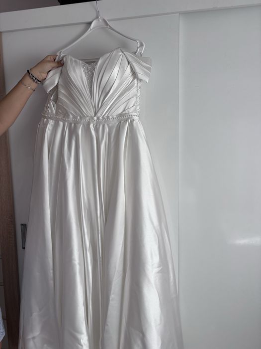 Булчинска сватбена рокля