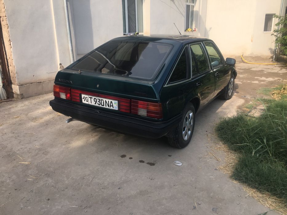 Опел аскона сотилади