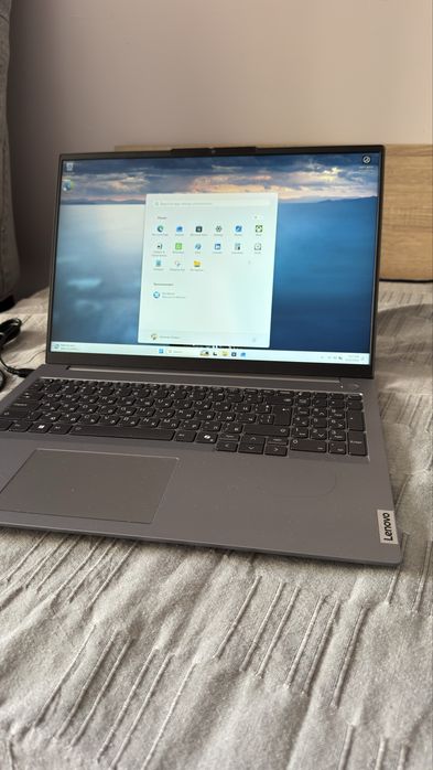 Lenovo Thinkbook 16” i7, 32 GB ram, 1 TB SSD
