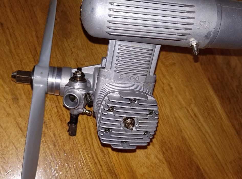 Motor nitro modelism OS Max 61FX 10cc cu bujie si elice pt. aeromodel