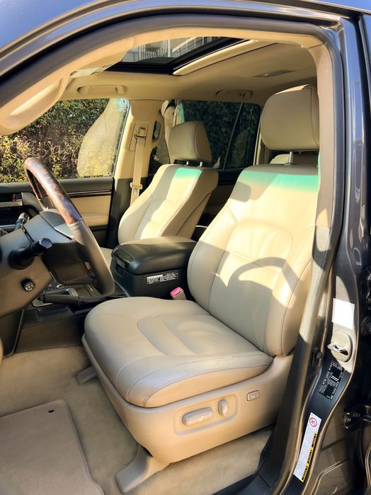 Toyota Land cruiser V8 200 1 Собственик