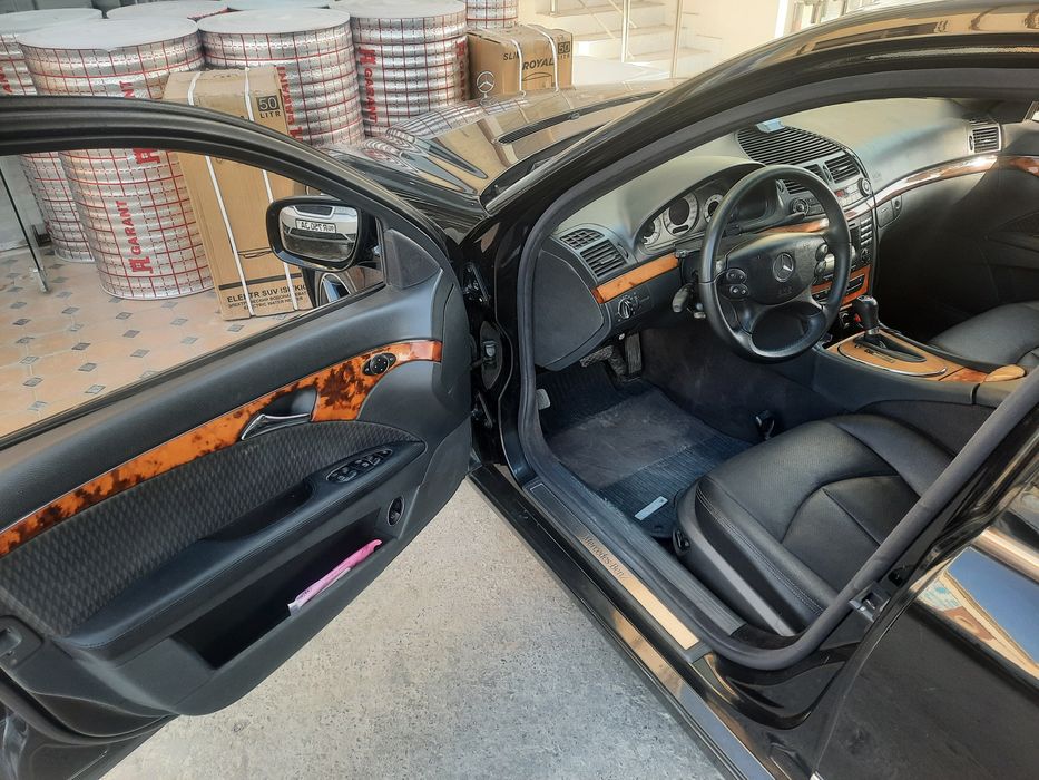 Mercedes-benz w211 e 240 год выпуска 2003