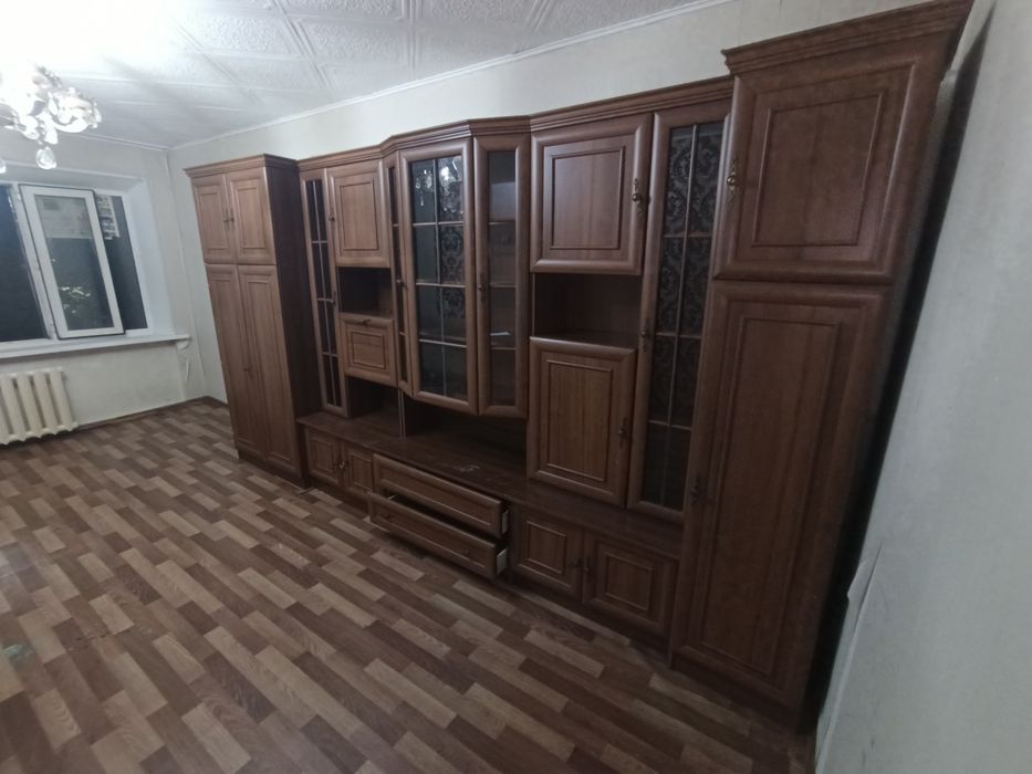 Диван, шкаф , отдам безплатно