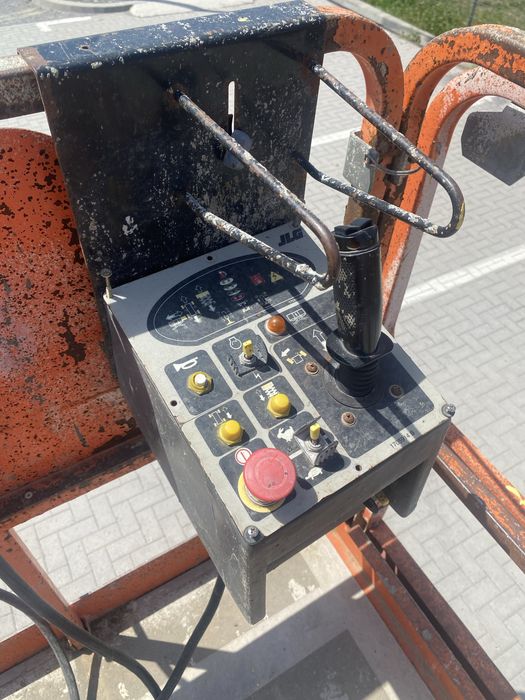 De vanzare sau da inchiriat nacela tip foarfeca 4x4