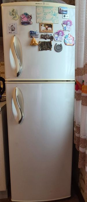 Продам холодильник LG