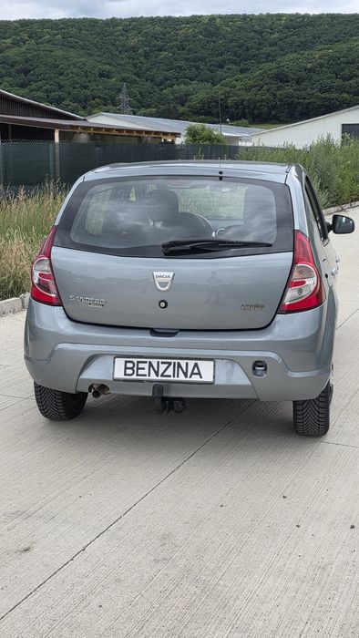 Dacia Sandero Laureate 1.6 benzină 132000km model export
