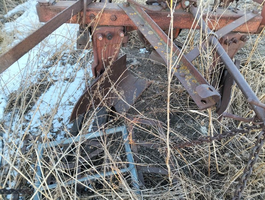 Плуг               ,