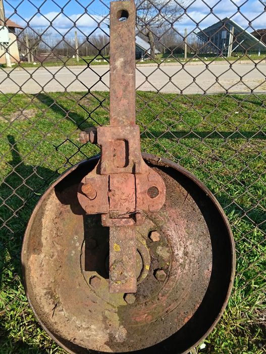 Опорно колело за плуг