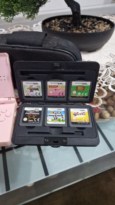 Consolă Nintendo DS roz