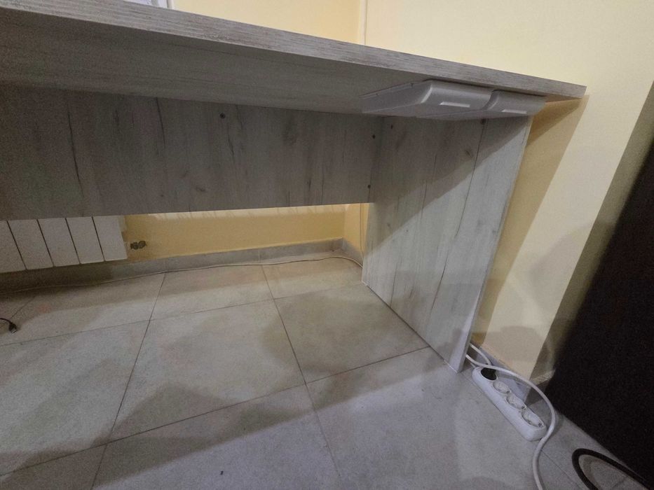 Бяло офис бюро 180х70х75