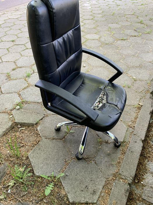 Офис стол на части. Кръстачка , амортисьор , подлакътник, шина, стойка