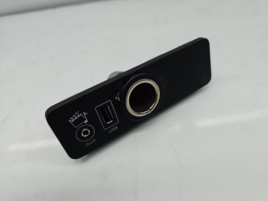 Conector auxiliar USB Jaguar XF (X250) [Fabr 2008-2015] Facelift 28373