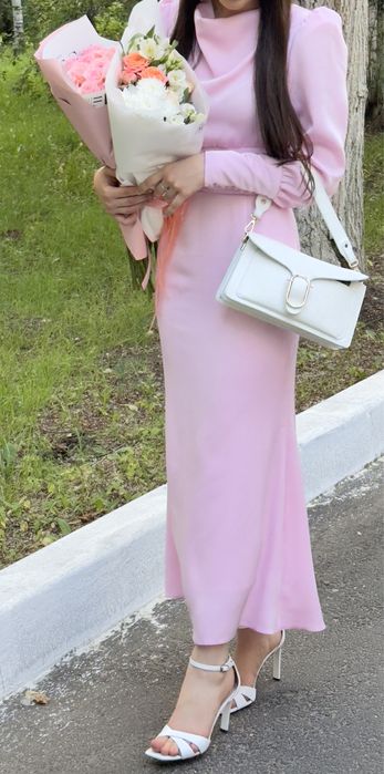 Платье женское продам