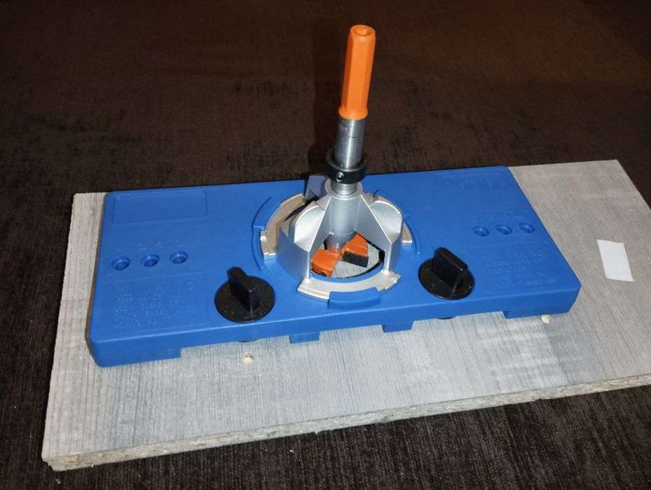 Кондуктор для сверления под мебельные петли 35 мм