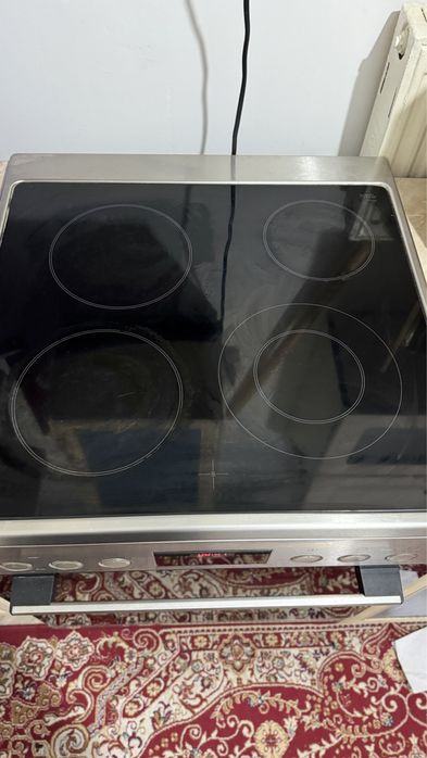 Продам электро плиту Bosch