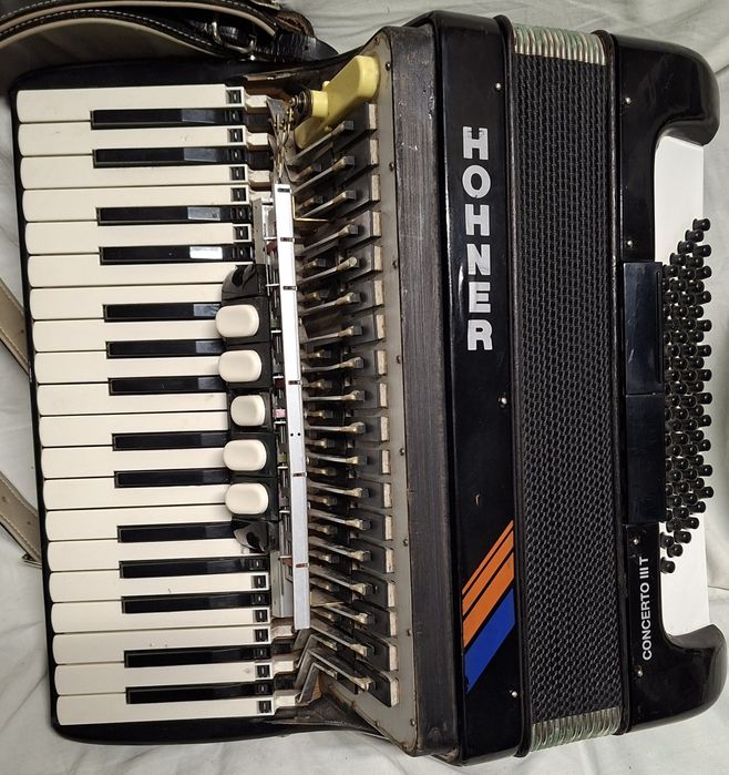 Акордеон HOHNER Concerto 72basa