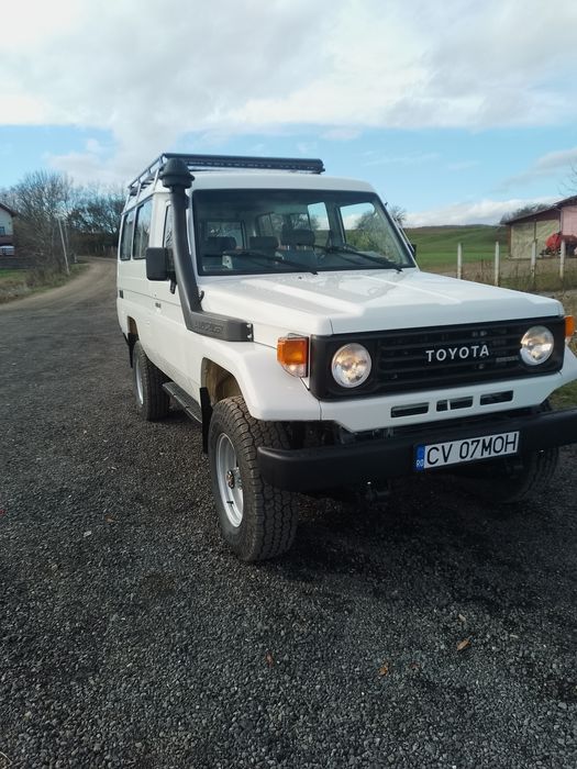 Toyota Land Cruiser HZj75