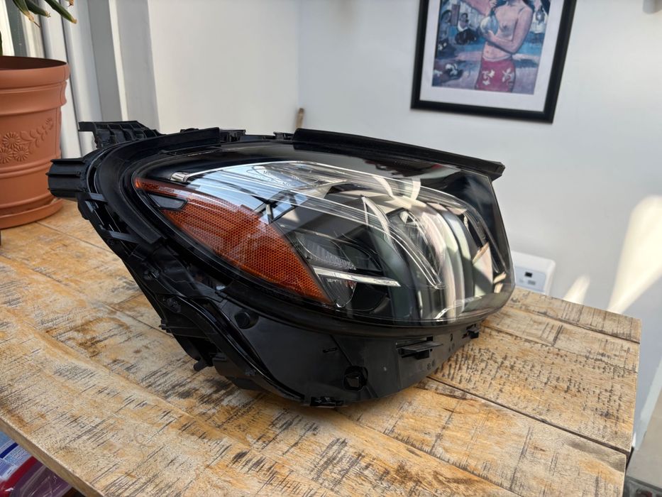 Десен фар e-class w213 multibeam