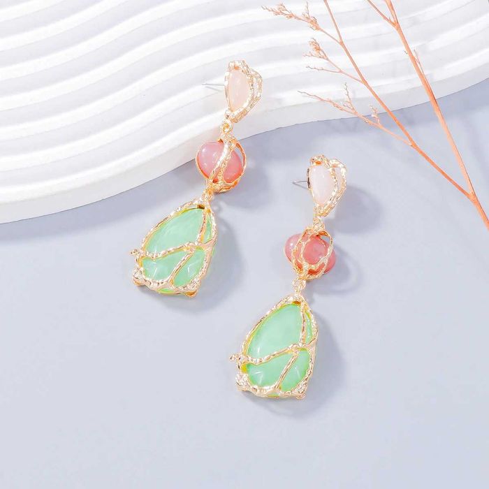 Cercei zara noi, lungi, colorati, rasina