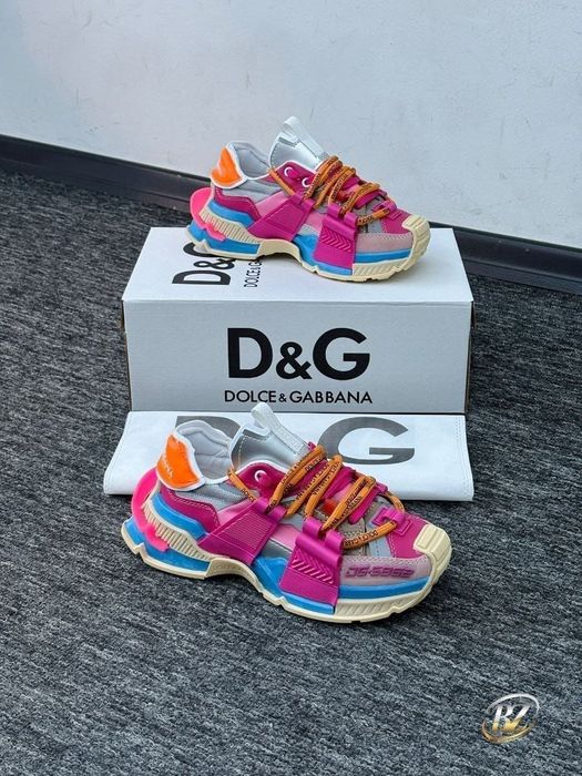 Adidași DG space