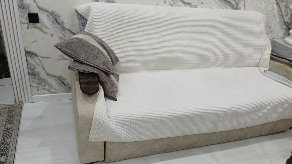 Продаю диван в отличном состоянии