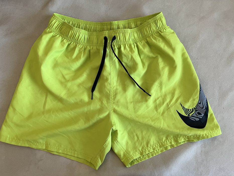Страхотен неонов мъжки бански/шорти на Nike