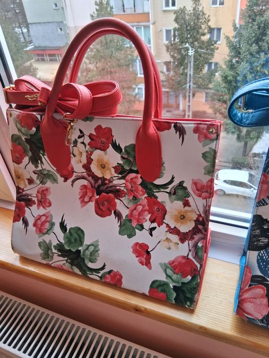 Vand 2 posete de dama