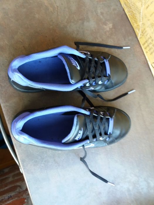 маратонки за момиче,кожени кецове,спортни обувки Nike,найк,номер 38,5