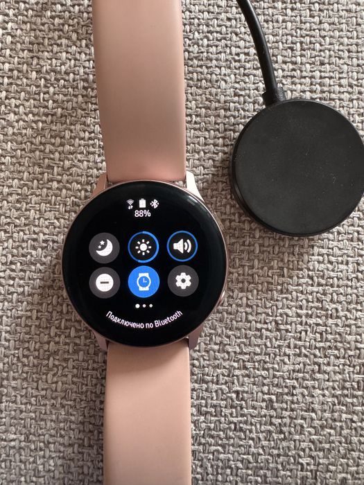 Продам Samsung Galaxy Watch Active2