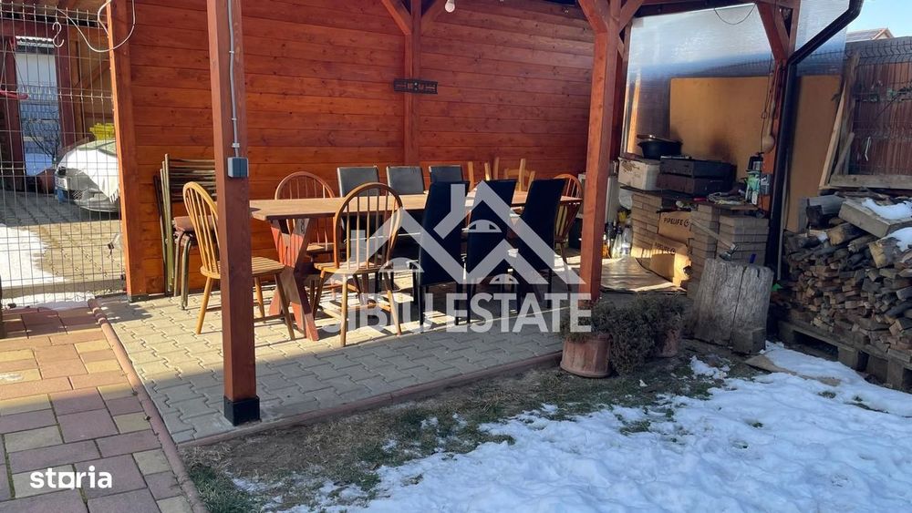Apartament 2 camere la casă cu pod+curte in  Șelimbăr-Zona Brana