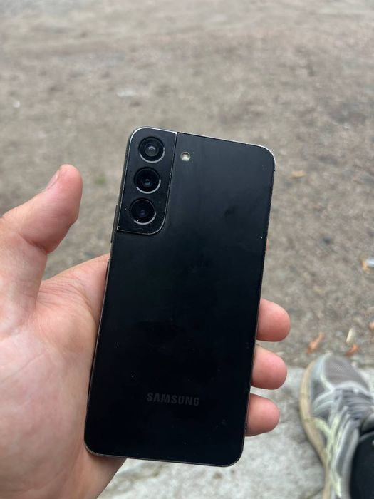 Samsung s22 8/128
