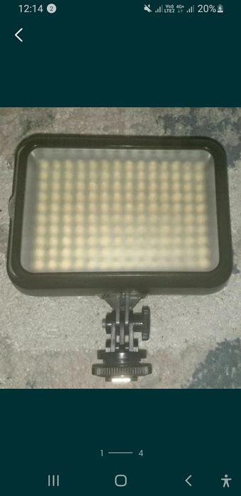 Накамерный свет продам.