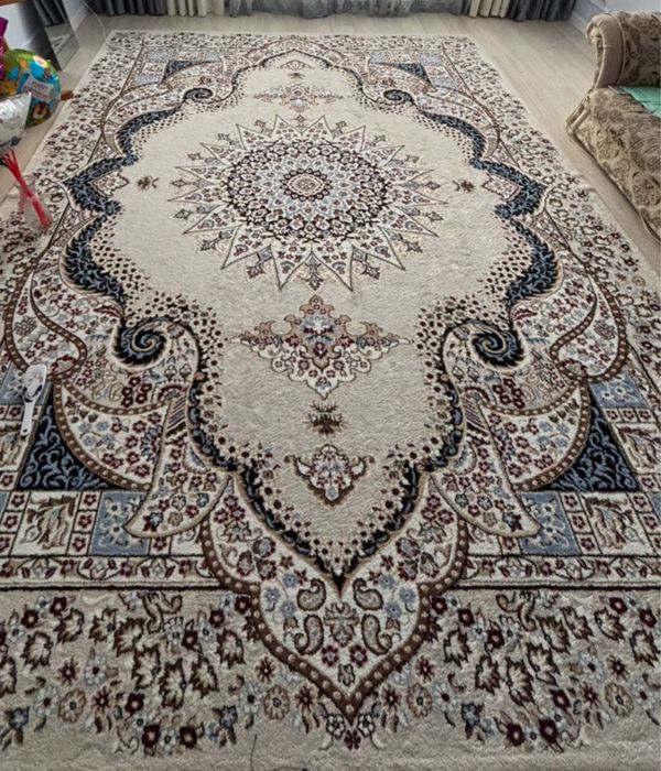 Ковер в хорошем состоянии