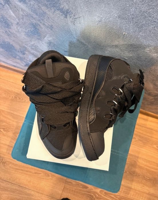 Lanvin curb black